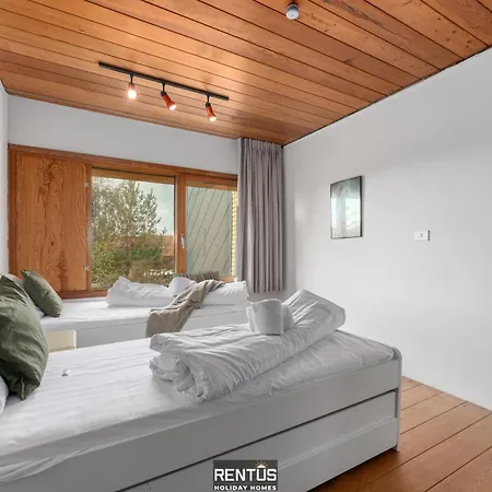 T Zandhuis - Vintage With Garden In *