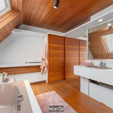 T Zandhuis - Vintage With Garden In *